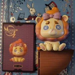 Lilith- "Monologue in the land of Oz" Cowardly Lion Doll + Stage Piece + Card